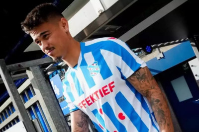 Bek Timnas Indonesia Mees Hilgers Resmi Comeback, Masuk Susunan Pemain PSV Vs Heerenveen